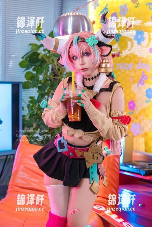 Umeko J 不看Umeko J的芳泽霞COS图,我都不知道自己有多需要这个快乐!
